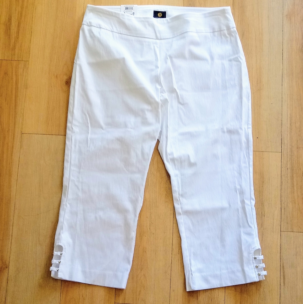 JM Collection Lattice-Hem Capri Pants NEW